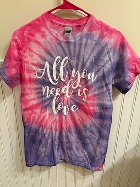 Tie-Dye 'All You Need Is Love'  T‑Shirt - Pink & Purple